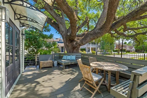 $995,000 | 2910 Houston Avenue, Houston, TX 77009