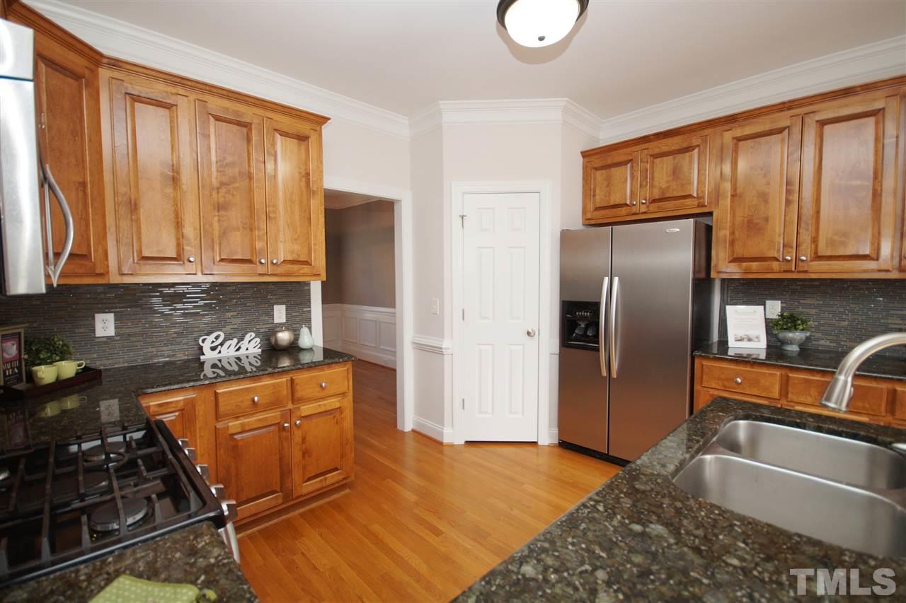 1013 Newburgh Circle Raleigh, NC 27603 - Photo 7 of 25 Gallery Image 7
