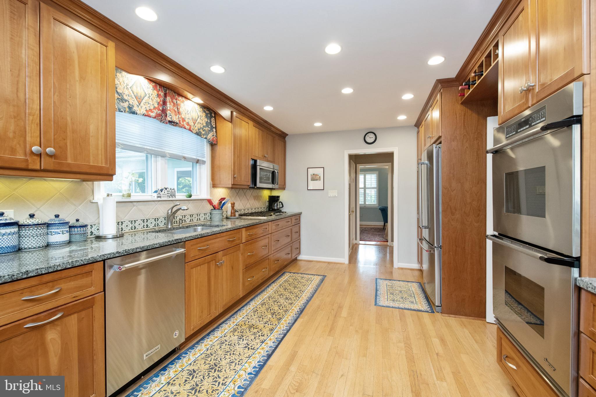 805 Stoneleigh Road Baltimore, MD 21212 - Photo 14 of 38