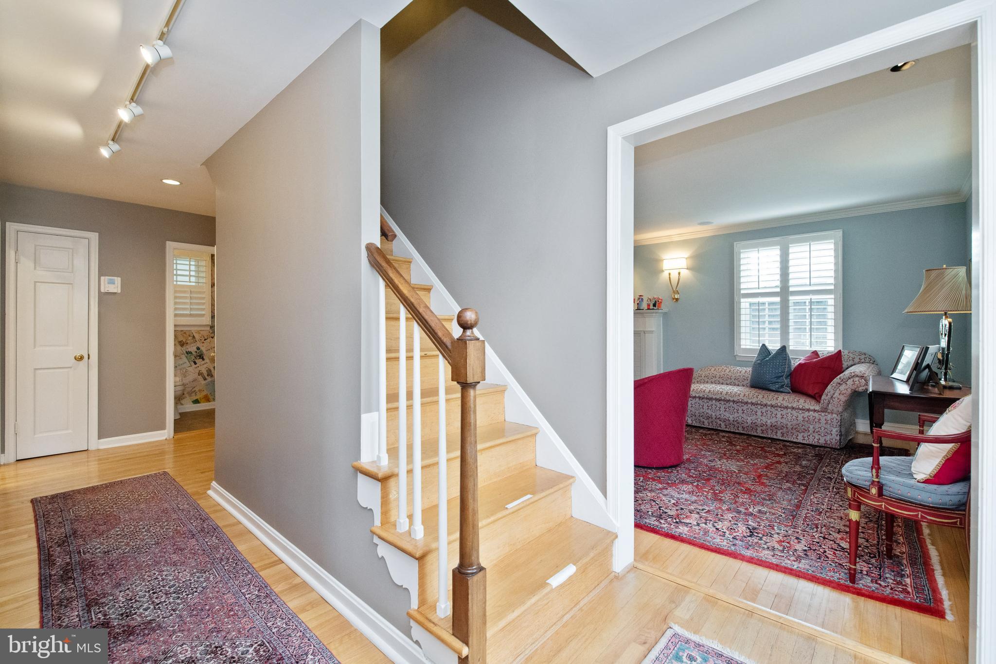 805 Stoneleigh Road Baltimore, MD 21212 - Photo 4 of 38