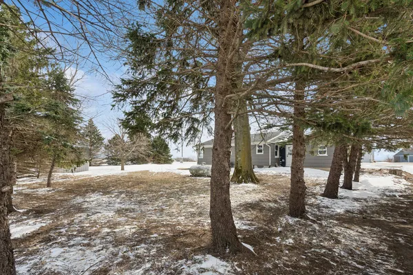 $199,900 | 2480 Highway 30, De Witt, IA 52742