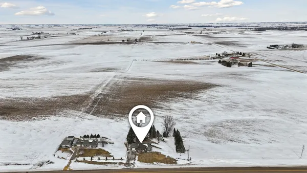 $199,900 | 2480 Highway 30, De Witt, IA 52742