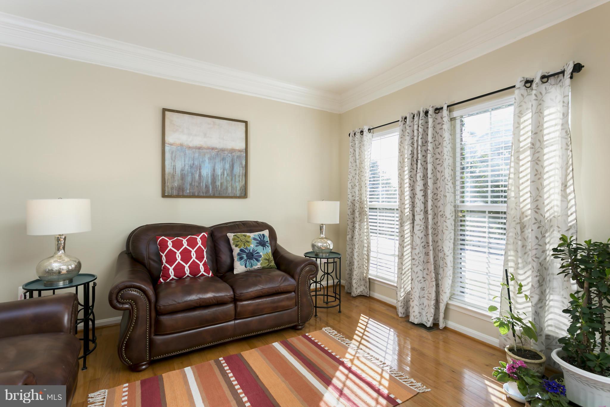 8086 High Castle Road Ellicott City, MD 21043 - Photo 3 of 30 Living Room