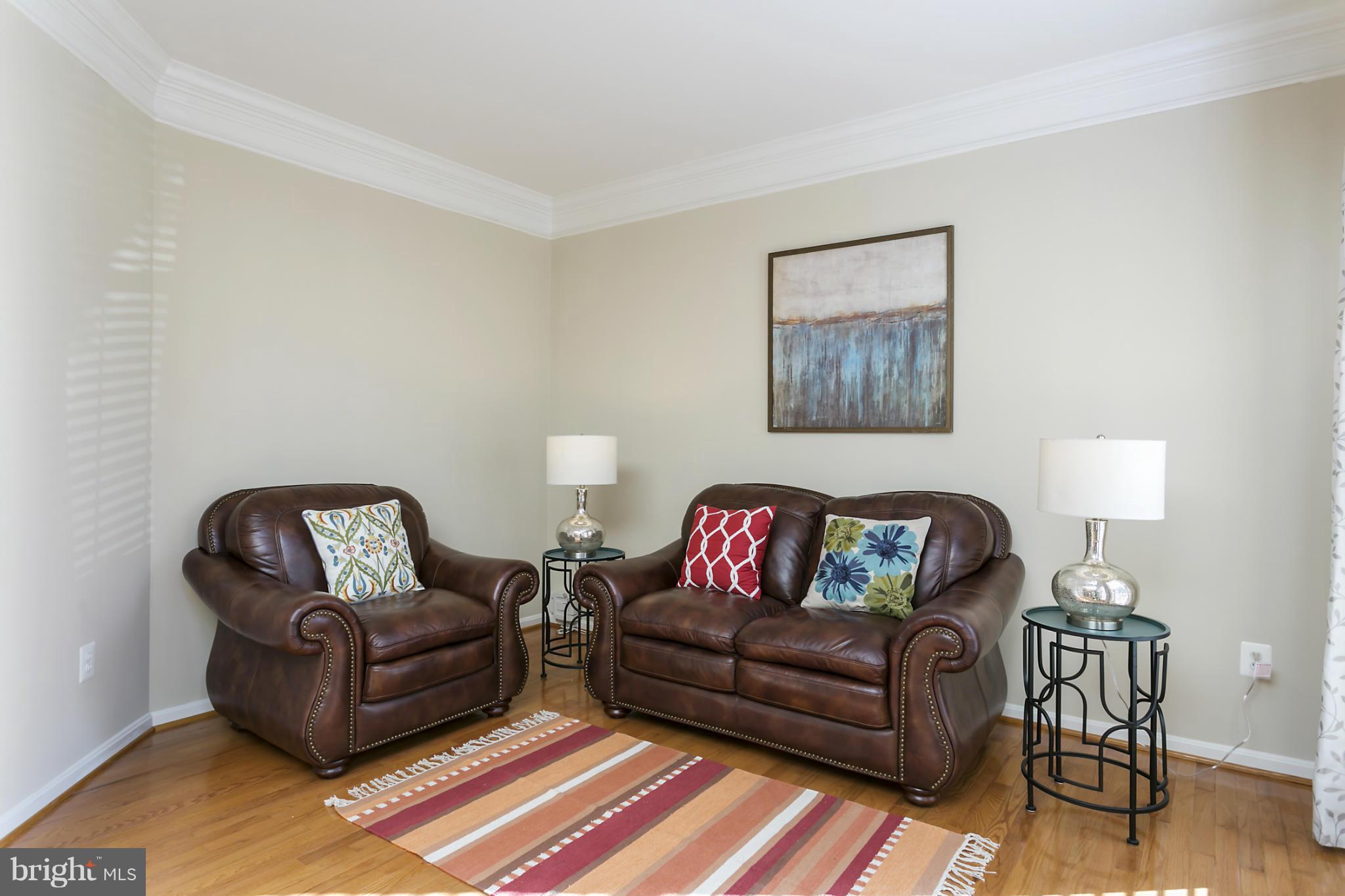 8086 High Castle Road Ellicott City, MD 21043 - Photo 4 of 30 Living Room
