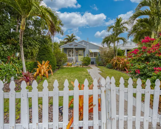 $2,200 | 320 North J Street, Unit 1, Lake Worth Beach, FL 33460