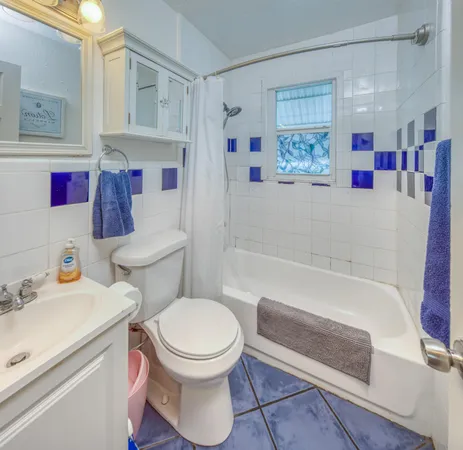 $2,200 | 320 North J Street, Unit 1, Lake Worth Beach, FL 33460