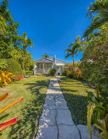 $2,200 | 320 North J Street, Unit 1, Lake Worth Beach, FL 33460