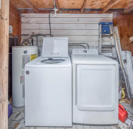 $2,200 | 320 North J Street, Unit 1, Lake Worth Beach, FL 33460