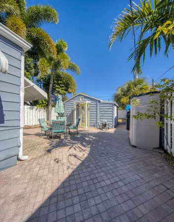 $2,200 | 320 North J Street, Unit 1, Lake Worth Beach, FL 33460