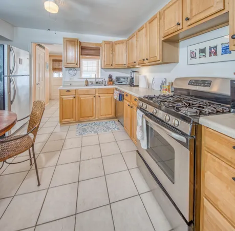 $2,200 | 320 North J Street, Unit 1, Lake Worth Beach, FL 33460