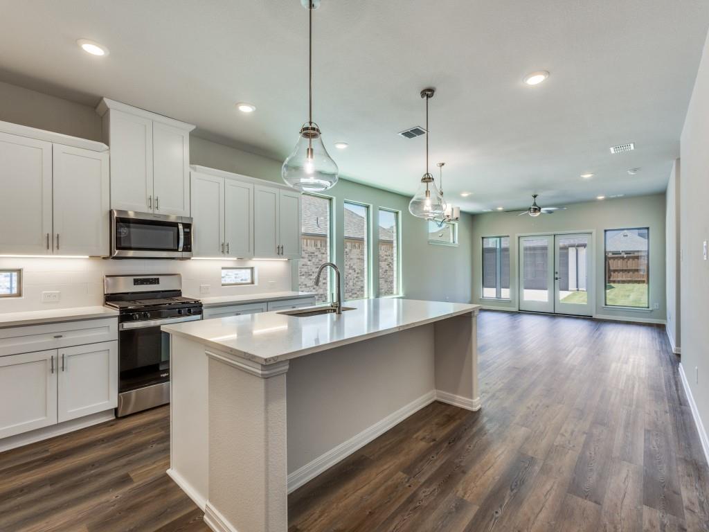 1844 Rosedale Avenue Van Alstyne, TX 75495 - Photo 6 of 24 Featuring outstanding storage and prep space plus a spacious kitchen island, any chef would be proud to call this kitchen their own!