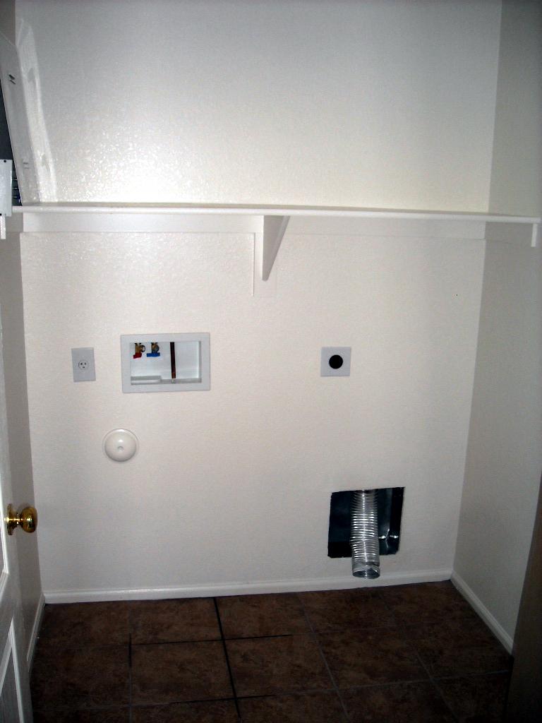 2233 West Peak View Road Phoenix, AZ 85085 - Photo 7 of 12 Laundry room