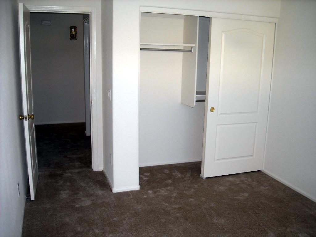 2233 West Peak View Road Phoenix, AZ 85085 - Photo 8 of 12 Bedroom IV