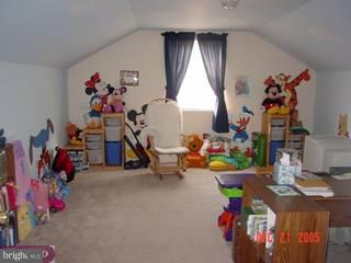 1012 Barrett Road Reading, PA 19605 - Photo 4 of 6 Gallery Image 4