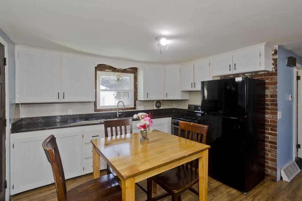 3 Fordham Street Springfield, MA 01104 - Photo 3 of 16 Gallery Image 3