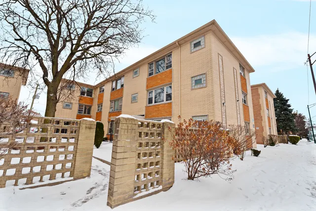 $1,325 | 3515 South Harlem Avenue, Unit B1, Berwyn, IL 60402