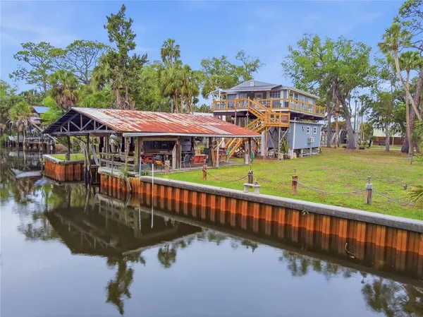 $365,000 | 547 Southeast 205th Street, Old Town, FL 32680