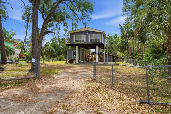 $365,000 | 547 Southeast 205th Street, Old Town, FL 32680