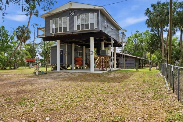 $365,000 | 547 Southeast 205th Street, Old Town, FL 32680