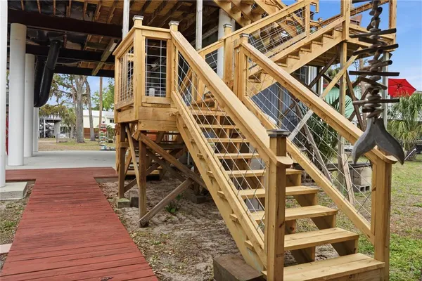 $365,000 | 547 Southeast 205th Street, Old Town, FL 32680