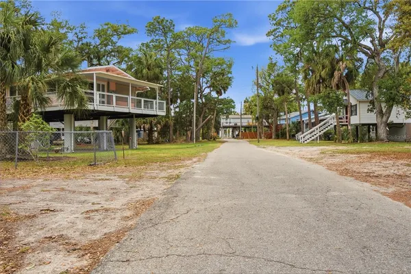 $365,000 | 547 Southeast 205th Street, Old Town, FL 32680