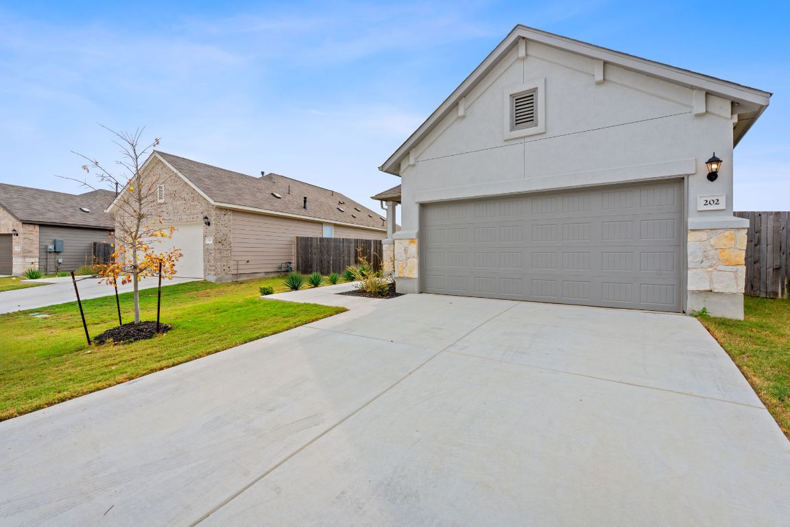 202 Lime Street Buda, TX 78610 - Photo 3 of 29