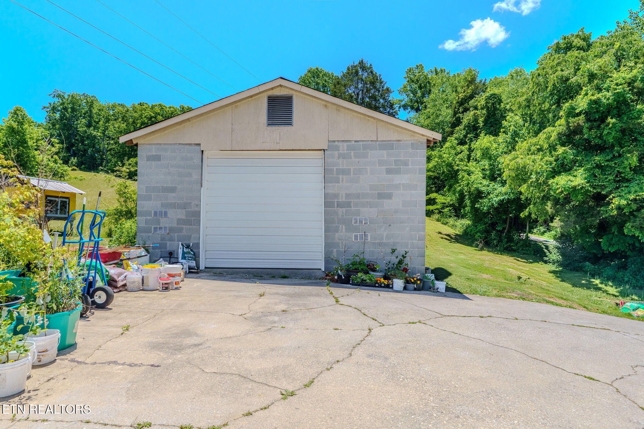 8544 Pedigo Road Powell, TN 37849 - Photo 32 of 35