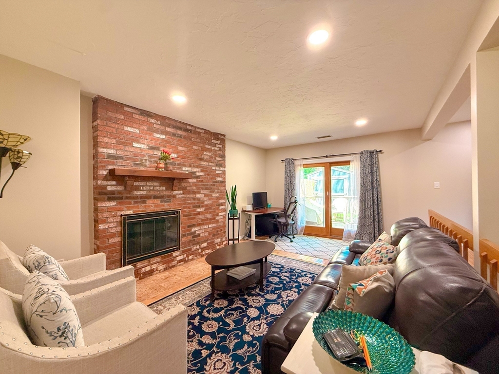 25 Westview Road, Unit 25 Natick, MA 01760 - Photo 3 of 18