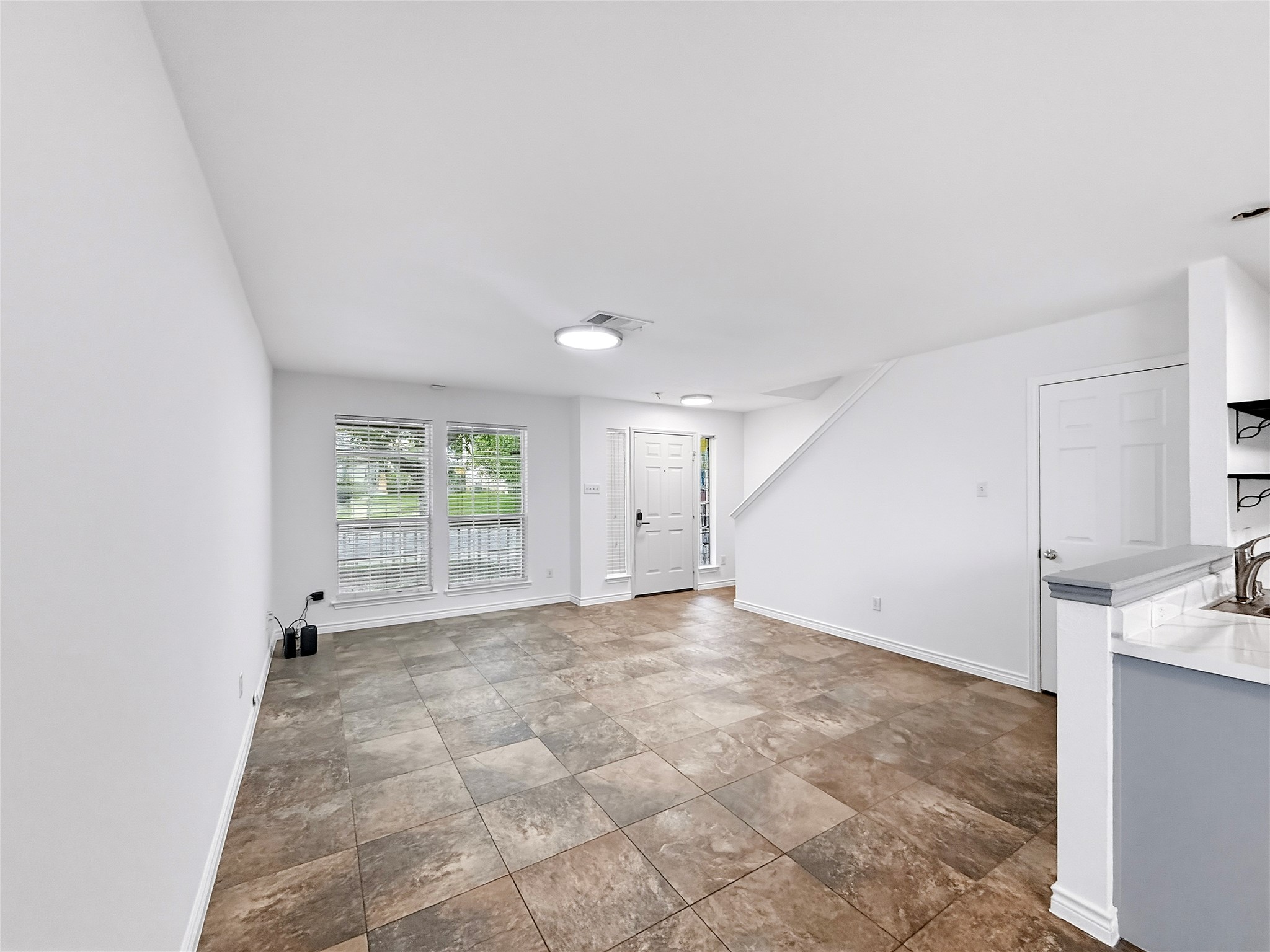 9215 Rowlands Sayle Road Austin, TX 78744 - Photo 3 of 14