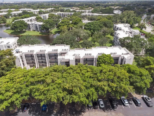 $205,000 | 9410 Poinciana Place, Unit 206, Davie, FL 33324