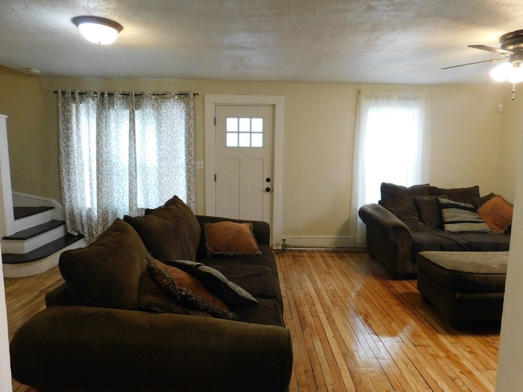 154 Orange Street Springfield, MA 01108 - Photo 12 of 35