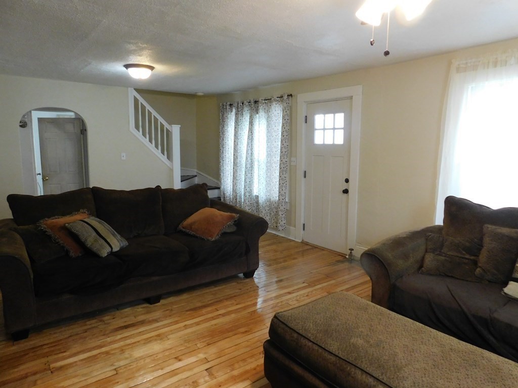 154 Orange Street Springfield, MA 01108 - Photo 13 of 35
