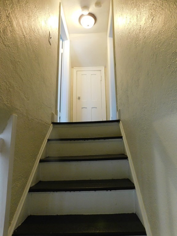 154 Orange Street Springfield, MA 01108 - Photo 16 of 35