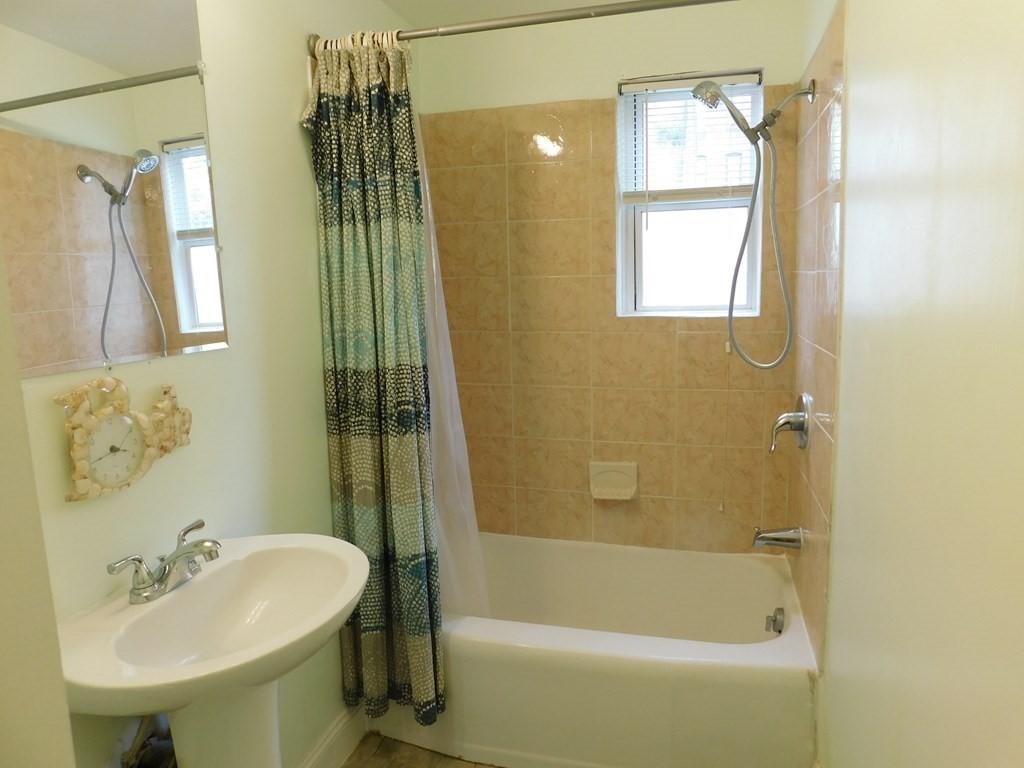 154 Orange Street Springfield, MA 01108 - Photo 18 of 35