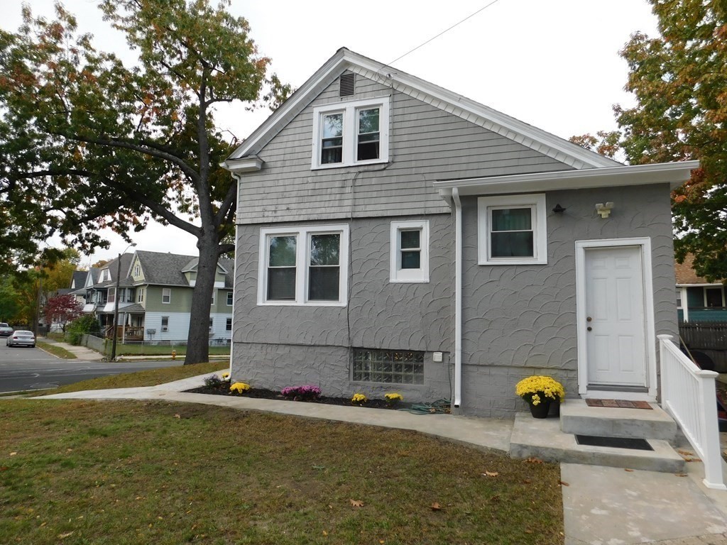 154 Orange Street Springfield, MA 01108 - Photo 2 of 35