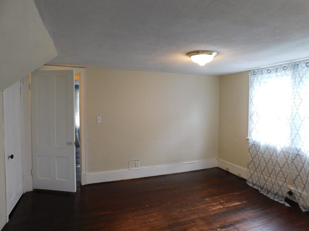 154 Orange Street Springfield, MA 01108 - Photo 23 of 35