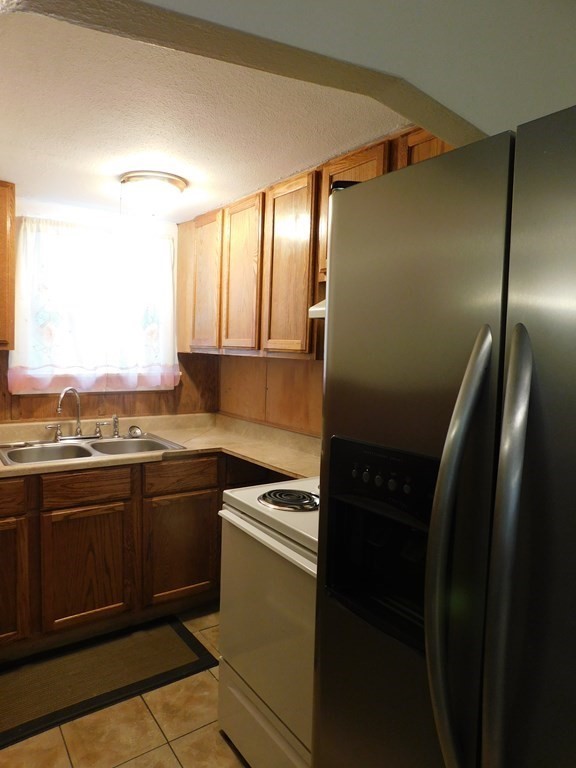 154 Orange Street Springfield, MA 01108 - Photo 32 of 35