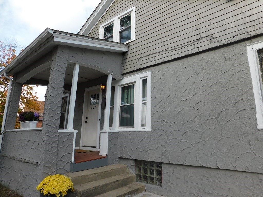 154 Orange Street Springfield, MA 01108 - Photo 4 of 35