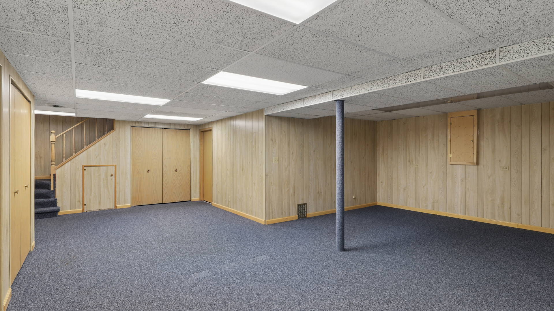 909 Surrey Road Addison, IL 60101 - Photo 23 of 27 Gallery Image 23