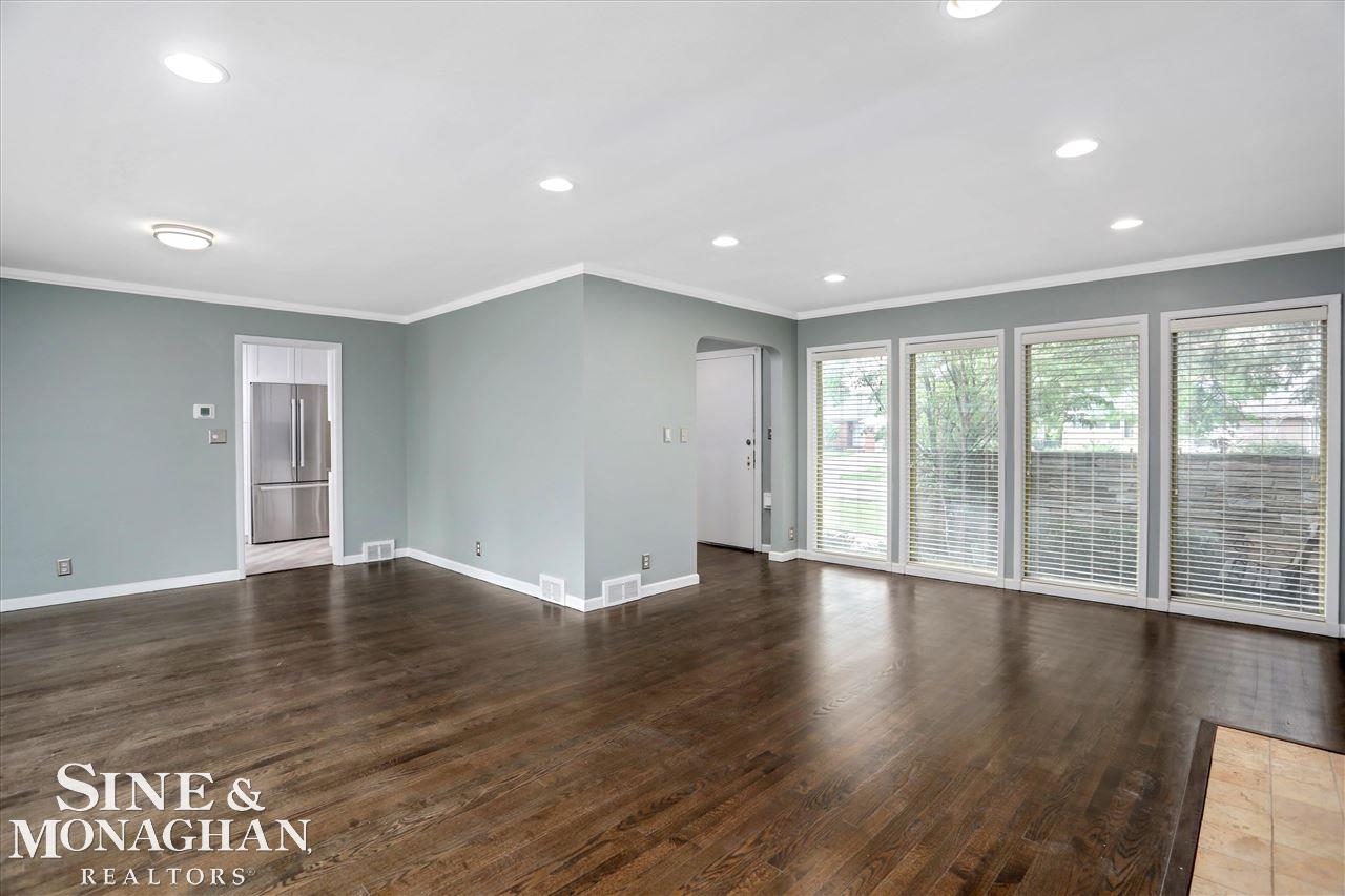 489 Shelbourne Road Grosse Pointe Farms, MI 48236 - Photo 5 of 28