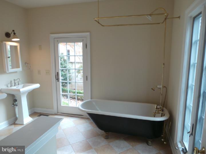 425 Smokepipe Road Souderton, PA 18964 - Photo 11 of 17 Gallery Image 11