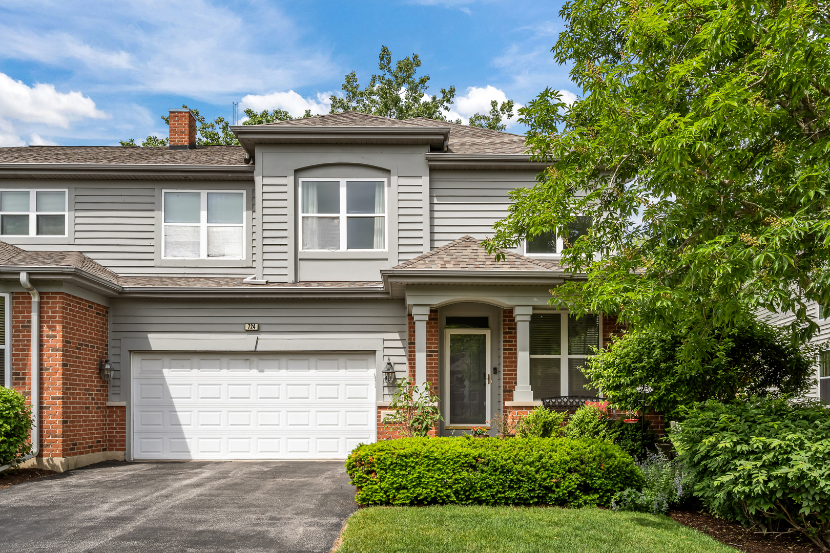 724 Samson Way Northbrook, IL 60062 - Photo 1 of 21