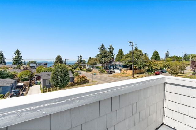 a view of empty room with windows