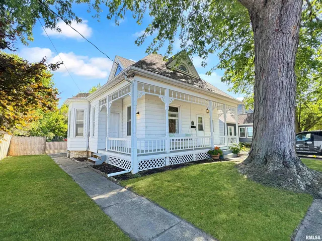 $145,000 | 205 South High Street, Washington, IL 61571