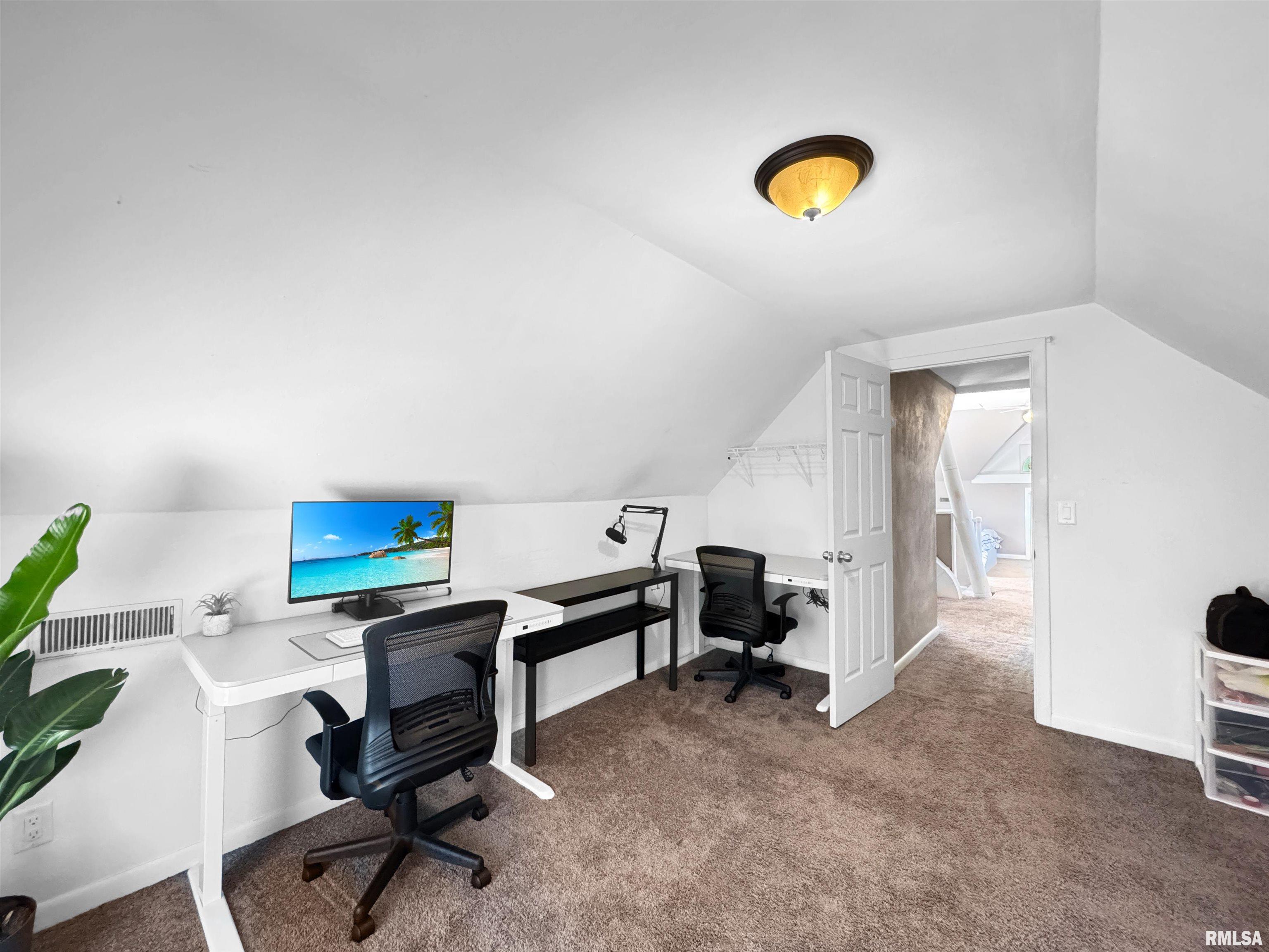 205 South High Street Washington, IL 61571 - Photo 24 of 33