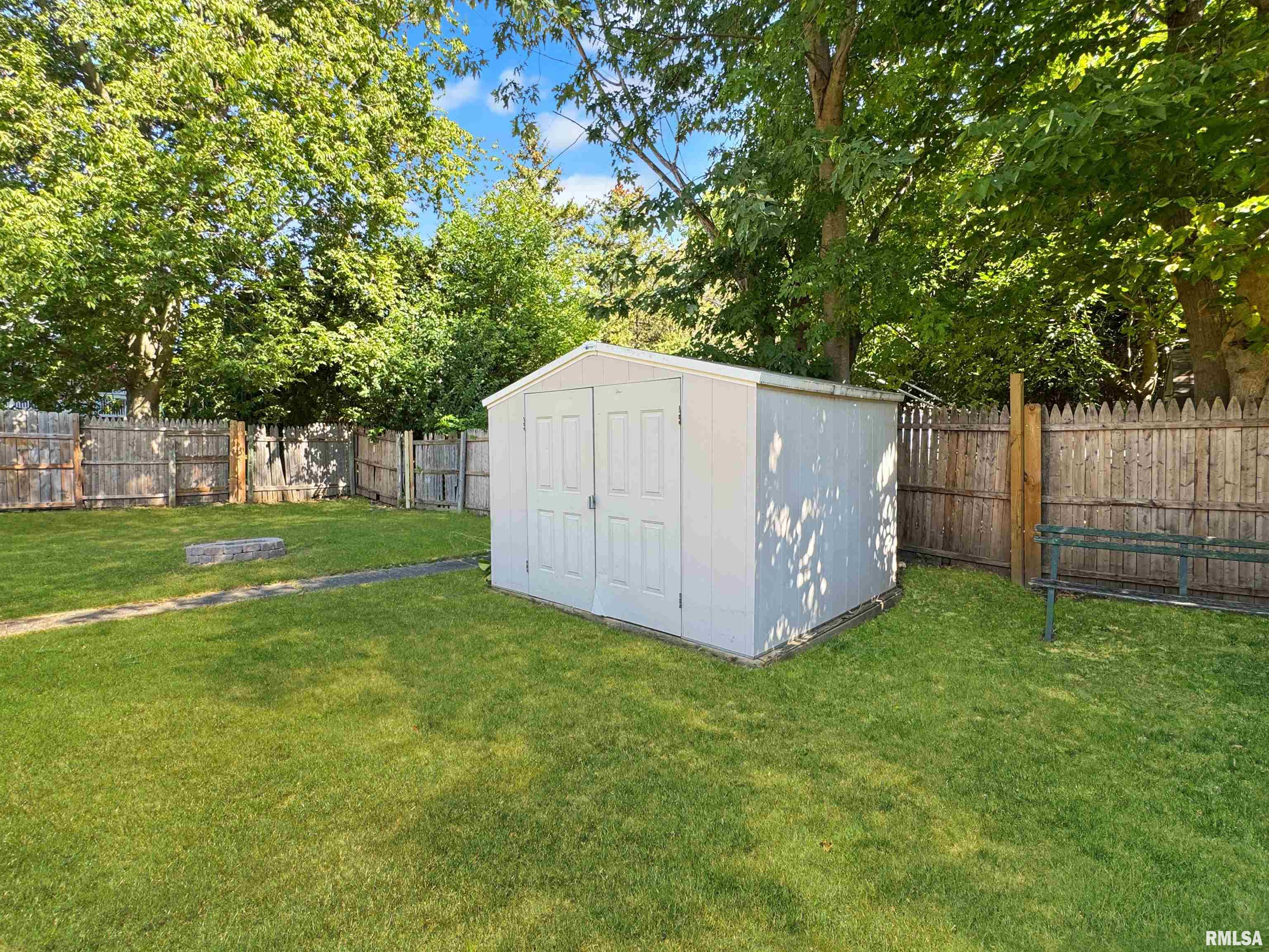 205 South High Street Washington, IL 61571 - Photo 29 of 33