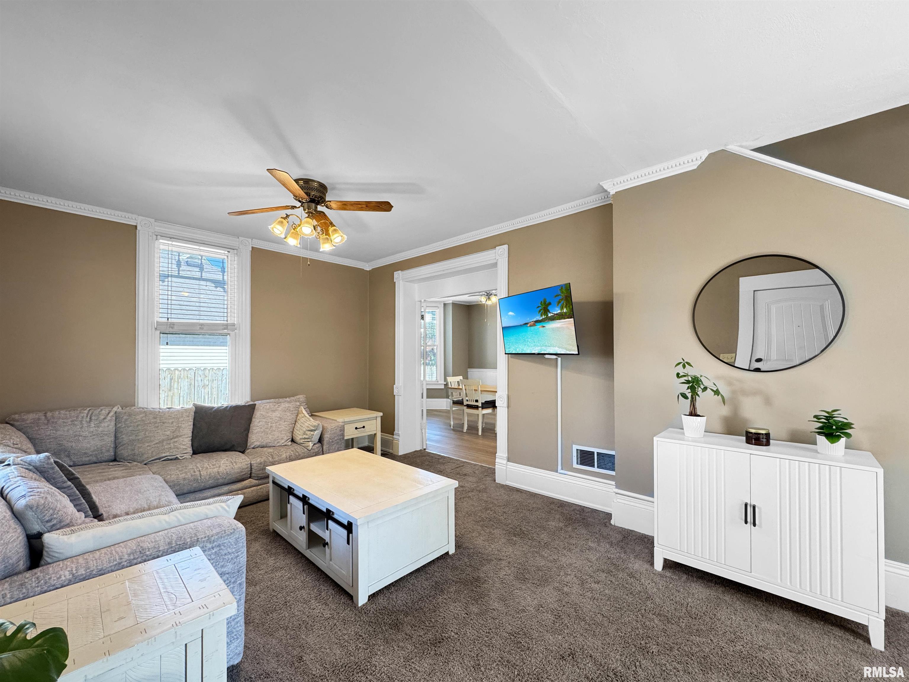 205 South High Street Washington, IL 61571 - Photo 4 of 33