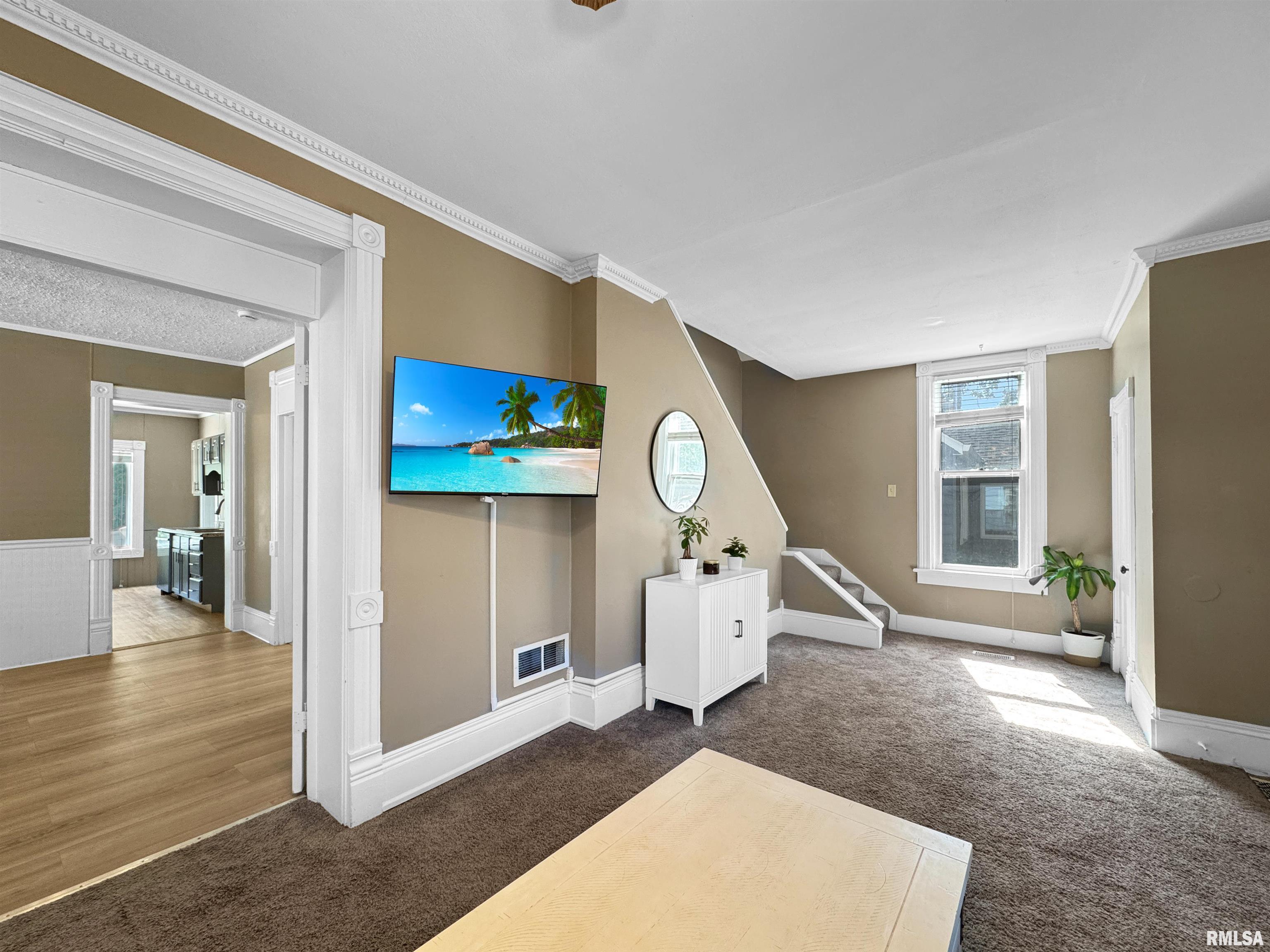 205 South High Street Washington, IL 61571 - Photo 7 of 33