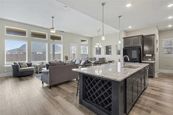 $750,000 | 6911 San Bernard Trail, Katy, TX 77493