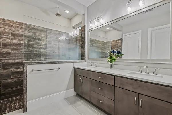 $750,000 | 6911 San Bernard Trail, Katy, TX 77493